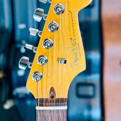 Fender Stratocaster 2021 - 3 Color Sunburst image 2