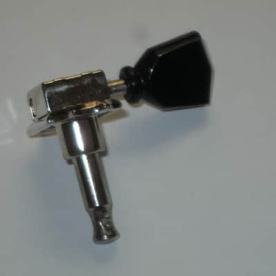 ONE near A+ genuine Gibson (Kluson) Deluxe Vintage Style Tuner for high D, A, low E side - PMMH model but with Black BUTTON (& says KLUSON DELUXE) + screws, washer, & nut with threaded shaft - HARDWARE: Nickel (from 2013 LPJ - NO guitar included) image 16