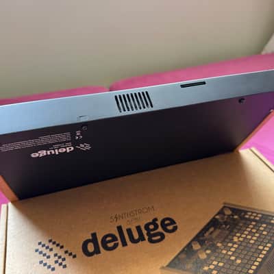 Synthstrom Audible Deluge + 256GB SD Card + DeckSaver + Carry Bag - 64-Voice Desktop Synthesizer with Numeric Display 2016 - 2022 - Black image 12