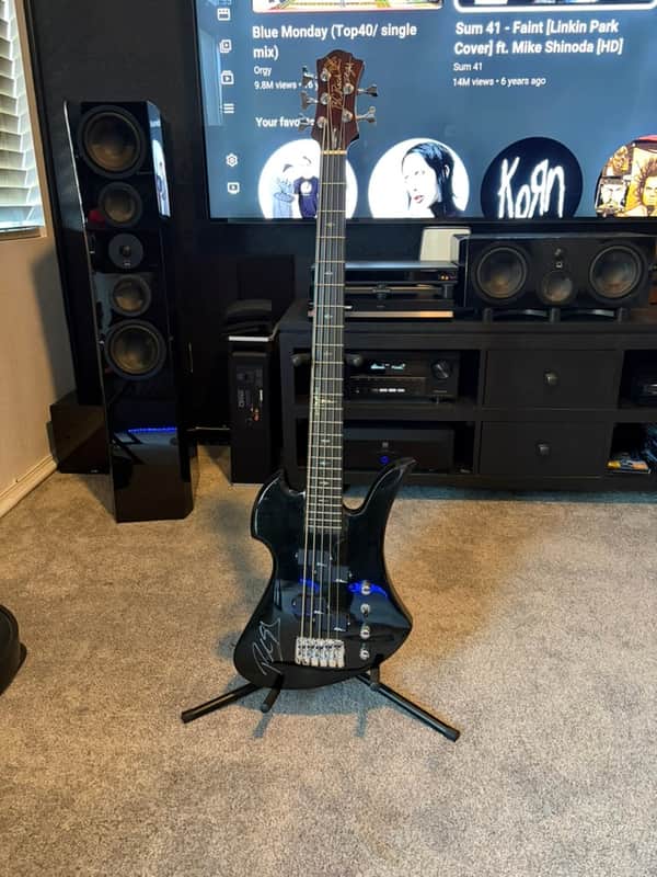 B.C. Rich Mockingbird