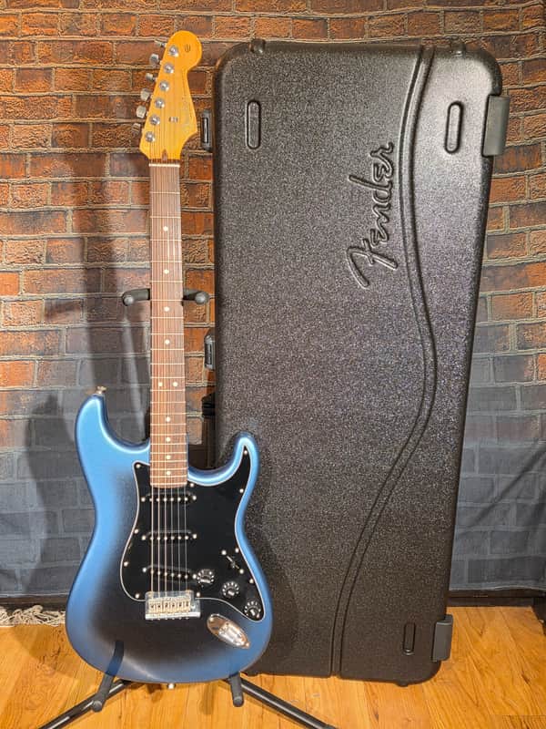 Fender 2022 American Professional II Stratocaster Rosewood Fretboard Dark Night w/ OHSC & CoA