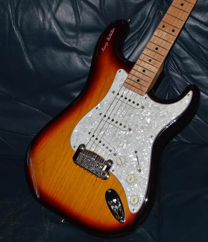G&L George Fullerton Signature Legacy 2000 - 3 Tone Burst image 1