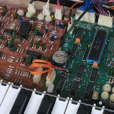 Korg PolySix polyphonic programmable synthesizer + CHD MIDI in + new battery image 7