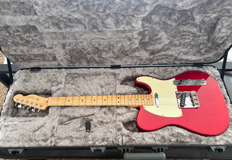 Fender American Professional Telecaster with Maple Fretboard 2017 - 2019 - Candy Apple Red