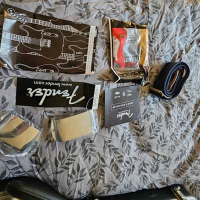 Never Played 2006 Fender American Vintage ‘70s Stratocaster Natural Ash & G&G Hard Case image 3