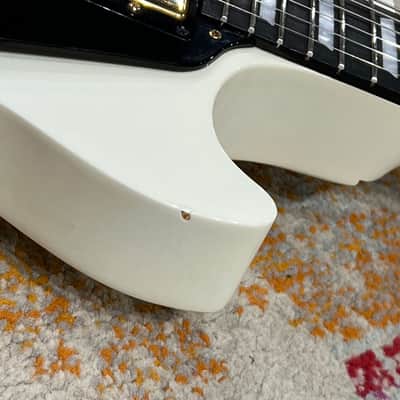 2009 Gibson Les Paul Studio -Alpine White with Ebony Fretboard and