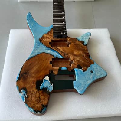 Vibrato system 24frets Handmade Custom Headless Guitar Body Neck Kit, Full Solid Mahogany Core, In-body Poured Marbled Blue Epoxy Resin & Burl Wood Grain, 5P Roasted Flamed Maple Neck with Truss Rod, Unfinished Build Your Own Electric Guitar "T contour"