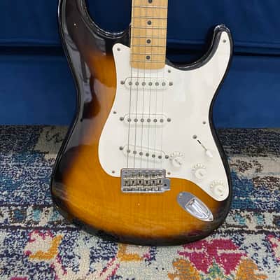 Used Fender 1954 American Vintage Reissue Stratocaster 2015 - Sunburst w/ OHSC image 3
