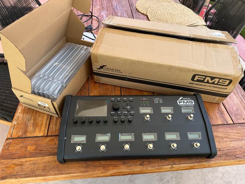 Fractal Audio FM9 Amp Modeler / FX Processor | Reverb