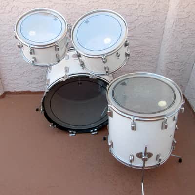 Rogers Vintage Londoner Drum Set Fullerton  White Swivomatic Script 22,12,13,16 READ image 13