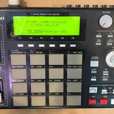 Akai MPC1000 Music Production Center 2004 - 2013 - Black