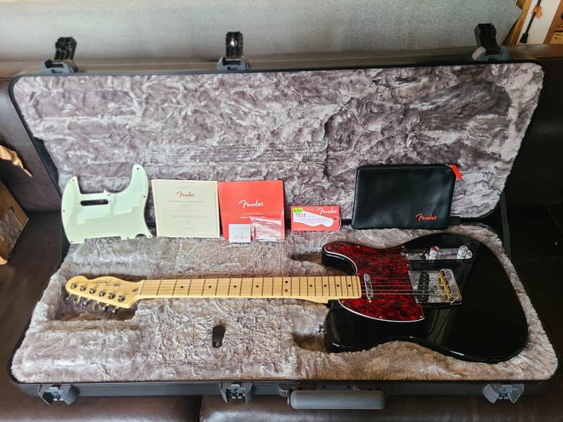 Fender American Professional Telecaster with Maple Fretboard 2017 - 2019 - Black image 1