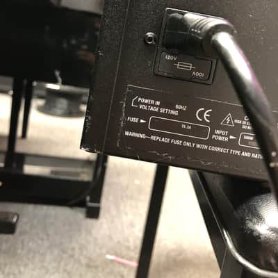 Crown XLS 202 Power Amp image 5