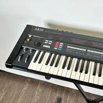 Vintage Akai AX 80 Analog Synthesizer Keyboard image 3