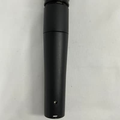 Shure SM57 Dynamic Microphone image 12