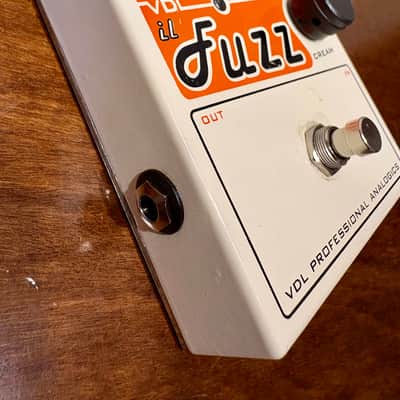 EXTREMELY RARE VDL PROFESSIONAL ANALOGICS IL FUZZ 2011 - WHITE - ORANGE LOW SERIAL NUMBER #23# BASS GUITAR MADE IN ITALY BIG MUFF STYLE DISTORTION OVERDRIVE image 7