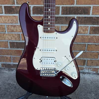 Fender Standard Stratocaster w/ Rosewood Fretboard 2001 - Midnight Wine image 4