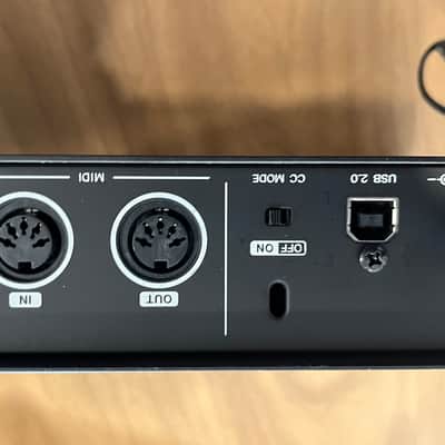 Steinberg UR44 6x4 USB 2.0 Audio Interface with MIDI I/O 2010s - Silver/Black image 5