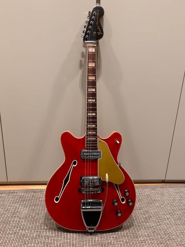 Fender Coronado II with Tremolo, Rosewood Fretboard 1966 - 1972 - Candy Apple Red
