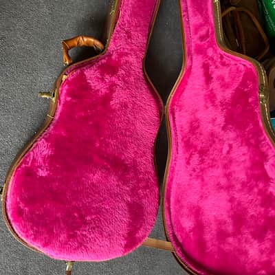 Gibson Acoustic Guitar case with pink fur lining Bild 4