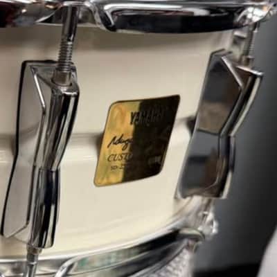 Yamaha 🥁made in JAPAN ndugu chancler SIGNATURE MIJ Billy jean snare drum white - White image 7