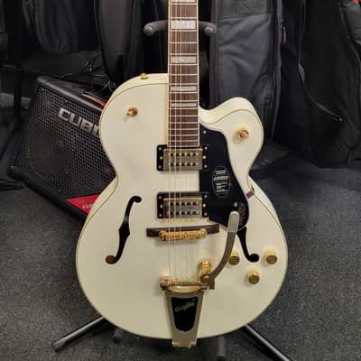 Gretsch G2420TG Streamliner Hollow Body with Bigsby LTD Vintage White image 2