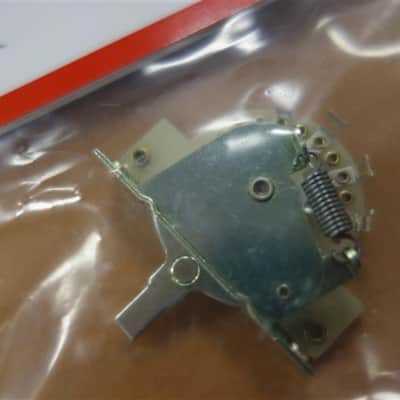 Fender Pure Vintage 3-Position Pickup Selector Switch with Mounting image 3