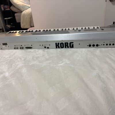 Korg Trinity V3 61-Key 32-Voice Polyphonic Workstation 1998 - Silver image 3