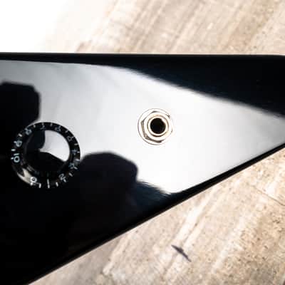 Gibson 80s Flying V, Ebony | Demo image 10