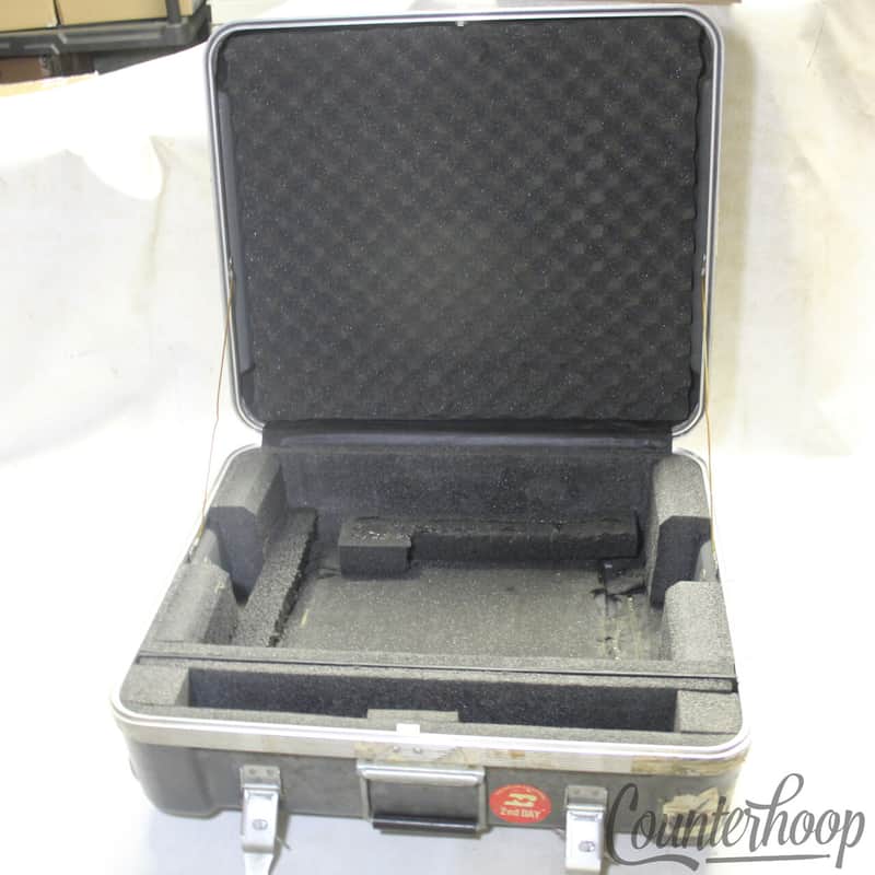 ATA Flight Case Hard Shell Snare Drum Padded Heavy Duty Latch Clamps 26x22x11" image 1