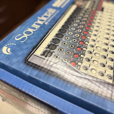 Soundcraft MFX12/2 12-Channel Mixer with Lexicon Effects 2000s - Blue image 10