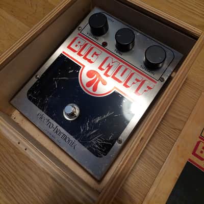 Electro-Harmonix Big Muff Pi 2000 - Present - Silver / Black / Red imagen 4