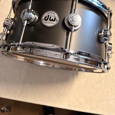 DW Collector's SSC Maple Satin Oil Snare Drum with Chrome Hardware Regular 14 x 6.5 in. Ebony Stain image 2
