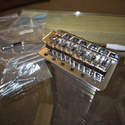 Fender Stratocaster 6 point tremolo bridge /vibrato, narrow spacing VGC image 3