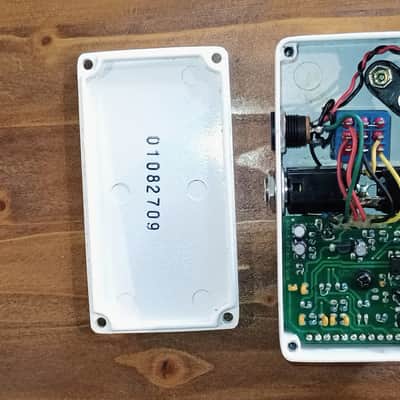 Xotic RC booster v1 2000 - white image 3