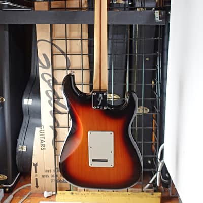 Fender Player Series Stratocaster 2022 - Sunburst - LEFTY image 7