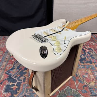 *Video* Fender JV Modified 60's Stratocaster Olympic Soft V Neck White Hard Case - 2022 image 12