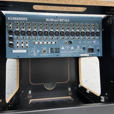 Allen & Heath MixWizard WZ3 16:2 16-Input Stereo Mixer 2004 - 2013 - Blue image 2