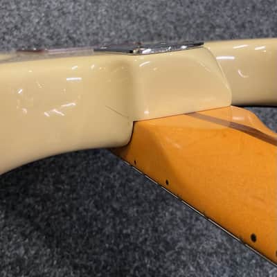 Fender American Deluxe Stratocaster 2005 - Honey Blonde image 9