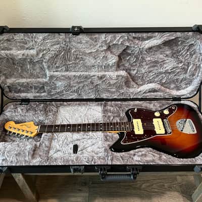 Fender American Professional II Jazzmaster with Rosewood Fretboard 2020 - Present - 3-Color Sunburst image 2