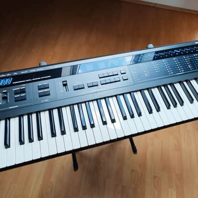 KORG DW-8000 Hybrid-Synthesizer 1985 DWGS analog 80s Classic in great condition