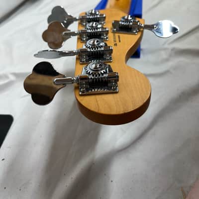 Fender Deluxe Jazz Bass V 5-String Electric Bass image 23