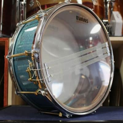 Noble&Cooley Noble and Cooley 6x 14 Walnut Solid Shell Classic Snare Drum in Aqua Sparkle 2022 Aqua Sparkle image 5