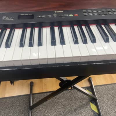 USED Yamaha P120 digital piano - weighted keys, touch responsive image 6