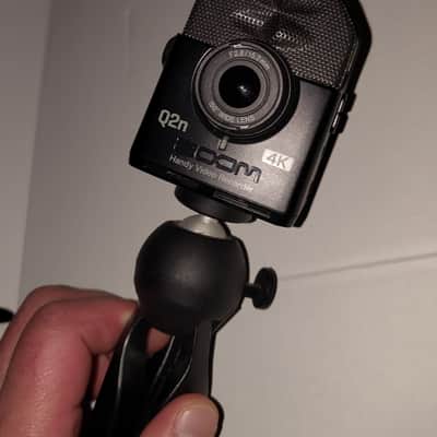 Zoom Q2n-4K Handy Video Recorder + 128GB SD Card + HDMI Cable + Tripod image 10