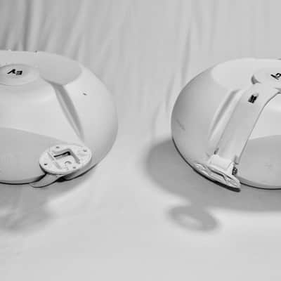 Electro-Voice EV EVID 6.2 EVID Series 300 Watt 2-Way Speakers Pair - White - Wall Mounted image 2