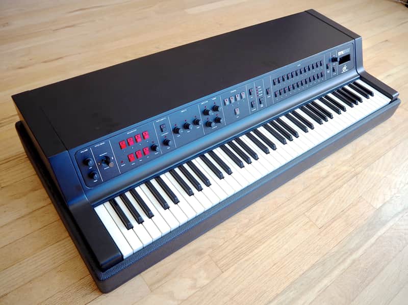 Digital Keyboards Synergy Vintage Polyphonic Synthesizer Crumar Near Mint image 1