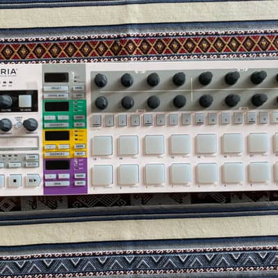 Arturia BeatStep Pro MIDI Controller 2017 - Present - MINT image 2