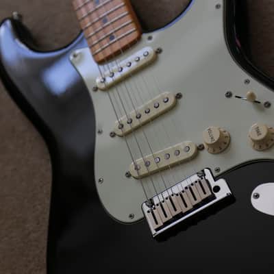 Fender The Edge Artist Series Signature Stratocaster 2016 - 2019 - Black image 4