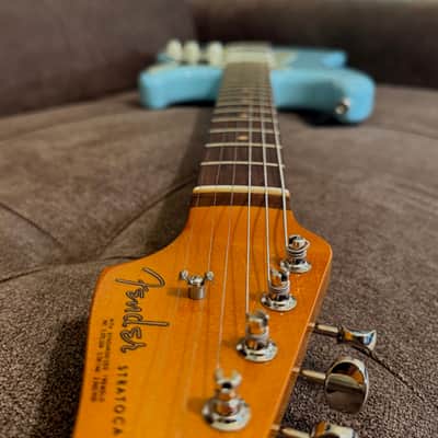 Fender Vintera III Early '60s Stratocaster with Fender Deluxe Gig Bag and Case Candy 2026 Model in Sonic Blue image 22